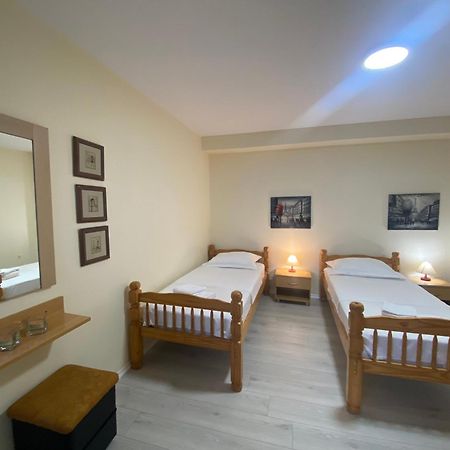 Dani Two Bedroom Home In Center Of Tirana Exterior photo